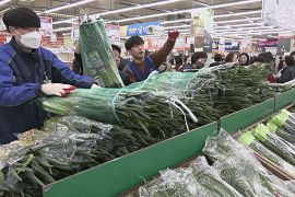 Південнокорейці стають у черги за дешевою цибулею на тлі зростання цін