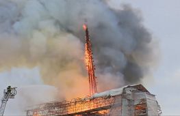 Пожежа в будівлі старої фондової біржі Копенгагена нагадала трагедію з Нотр-Дамом
