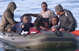 Закон ухвалили: Велика Британія почне висилати нелегальних емігрантів до Руанди