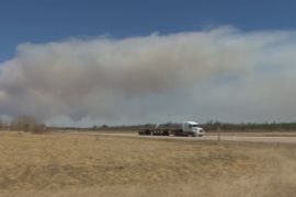 Лісова пожежа наближається до канадського міста, де залягають поклади нафтовмісних пісків