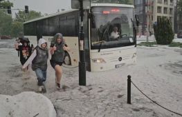 Зливи з градом затопили місто на заході Польщі
