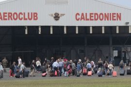 Туристів евакуювали з Нової Каледонії на військових літаках