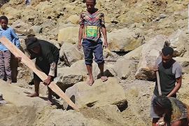 Понад 2000 людей, можливо, поховані живцем під зсувом у Папуа Новій Гвінеї