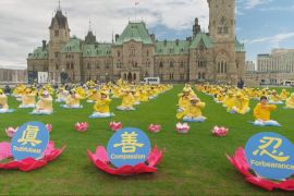 Всесвітній День Фалунь Дафа відзначили парадами та іншими мальовничими заходами