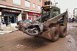 Зниклих безвісти після масштабної повені шукають військовики в Іспанії