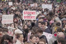 У Белграді десятки тисяч сербів вийшли на протест проти уряду