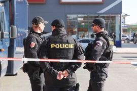 Підліток зарізав двох жінок у торговому центрі в Чехії
