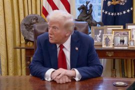Трамп на місяць відклав запровадження мит для Канади та Мексики
