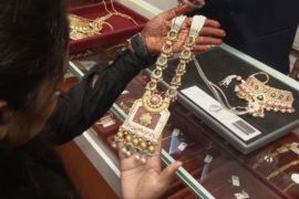 Індійці готові платити за золото великі гроші напередодні весільного сезону