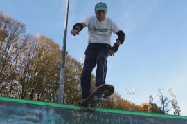 88-річний іспанець хвацько катається на скейті, ігноруючи вік