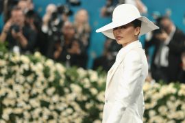 Відомий модний експерт виділив образи Ріанни та Зендаї на червоній доріжці Met Gala ― 2025