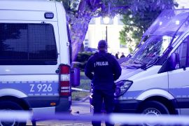Чоловік кинувся на людей із сокирою у Варшавському університеті