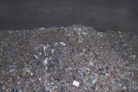 Найбільша річка Китаю Янцзи захаращена сміттям