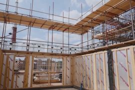 Роботи й деревина: новий шлях для британського будівництва