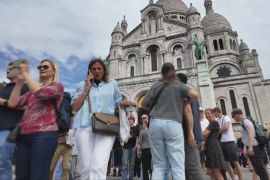 Монмартр тоне в юрбах туристів