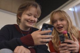 У Данії готують заборону на смартфони в школах