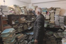 Книгарня у підвалі: житель Іраку продає та роздає книги всім охочим