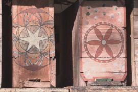 Вулики як мистецтво: у Словенії художниця вдихає життя у старовинну традицію