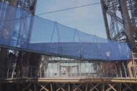 Прогулянка на висоті 60 метрів: на Ейфелевій вежі відкрили підвісний міст