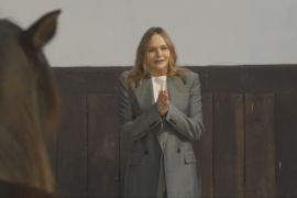 Стелла Маккартні провела показ з кіньми на Тижні моди в Парижі