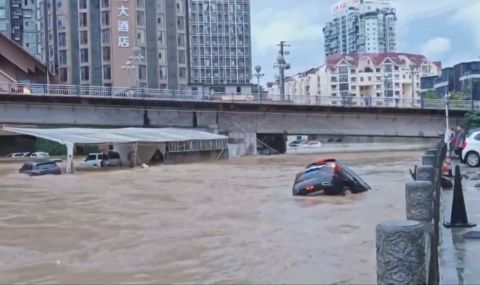 Повені в Китаї забрали життя понад 20 людей