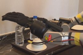 У Південній Кореї роботів учать складати серветки і прибирати номери