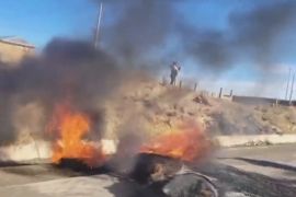 Барикади на дорогах у Болівії ненадовго знесли, щоб доставити гумдопомогу