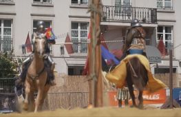 Списи, обладунки та адреналін: у Брюсселі влаштували лицарські поєдинки