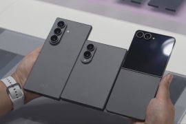 Samsung показав три складані смартфони і новий розумний годинник