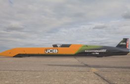 Чи зможе болід із двигунами від екскаватора побити рекорд швидкості?