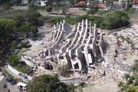 У Венесуелі порт перетворили на морг: жертв землетрусу – вже 2295